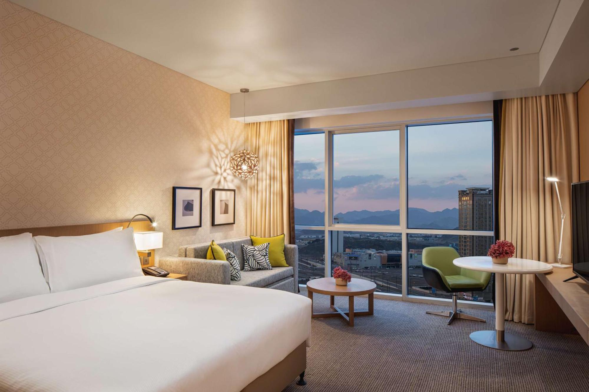 Doubletree By Hilton Fujairah City Exterior photo Deluxe Room